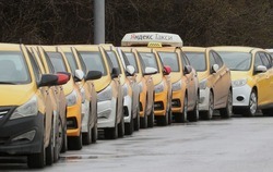 Трудовых мигрантов в Белгородской области не будут ограничивать в работе на такси